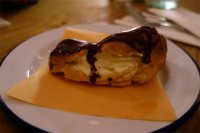 Chocolate eclair