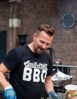 Dan Essexeating from Grillstock