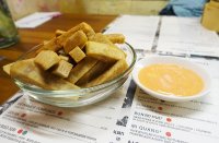 Khoai mon chien - taro chips with sriracha mayo