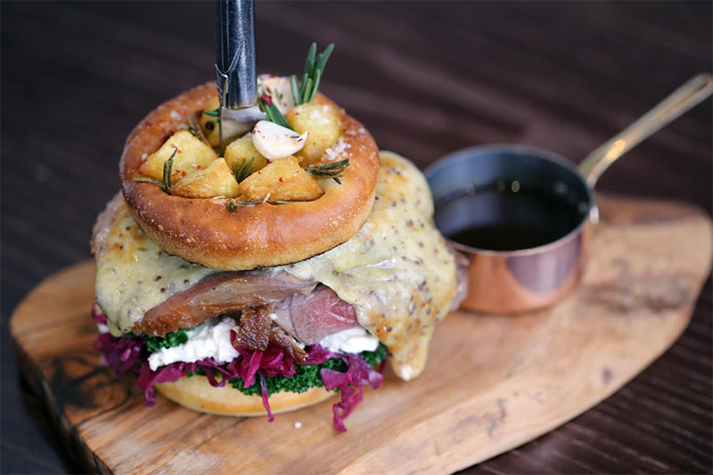 Eat a whole roast in a burger, thanks to Roast