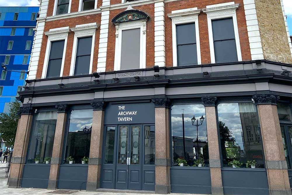 the archway tavern reopens