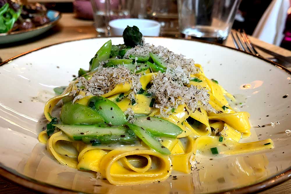 The huge Eataly has arrived and has become an instant hit. We popped down to Liverpool Street to try one of their main restaurants, Cucina Del Mercato.