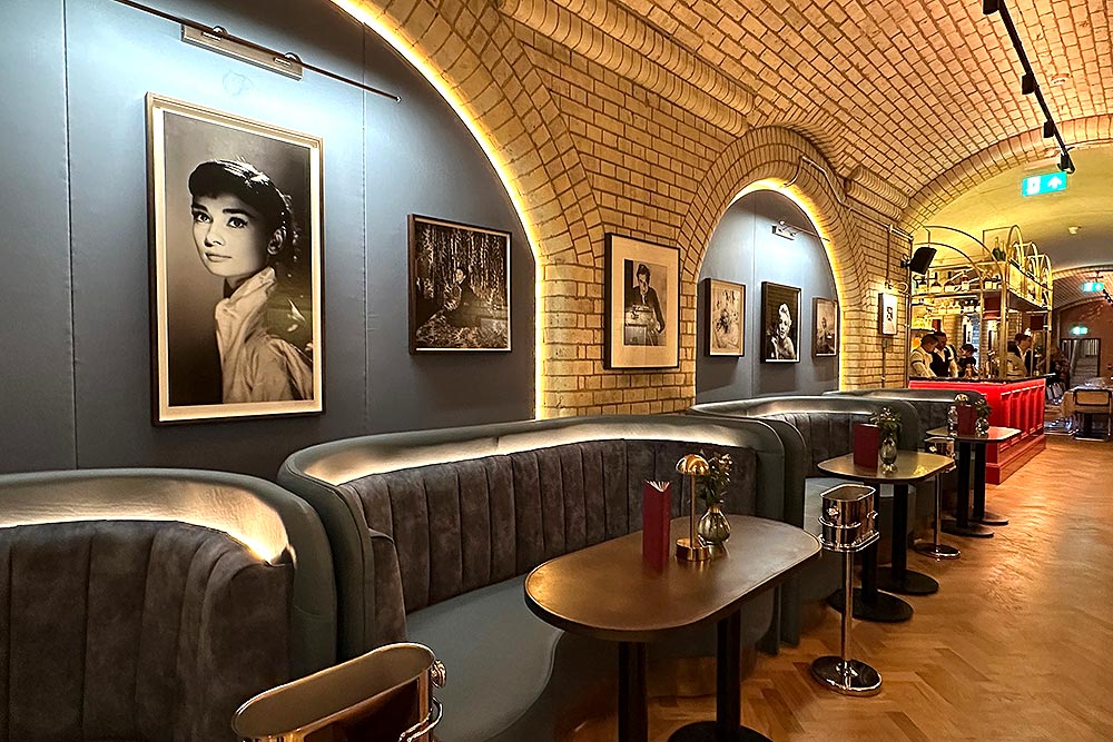 larrys bar at the national portrait gallery review london