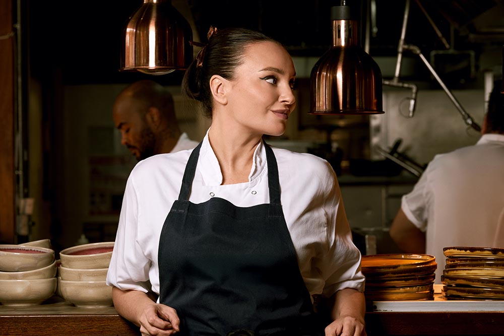 Gizzi Erskine returns to Mare St Market