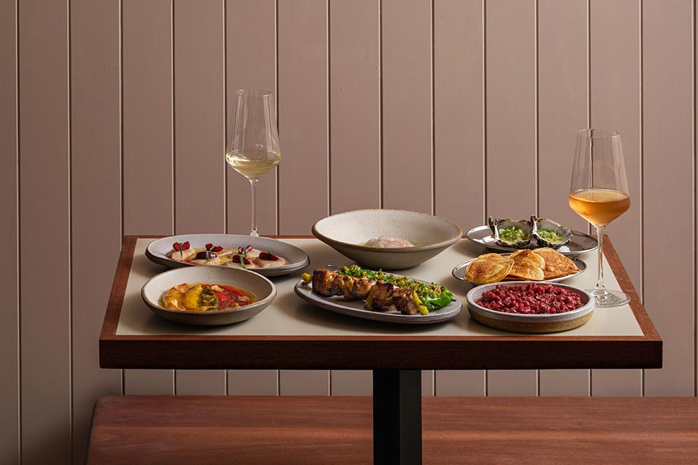 luna wine bar shad thames london