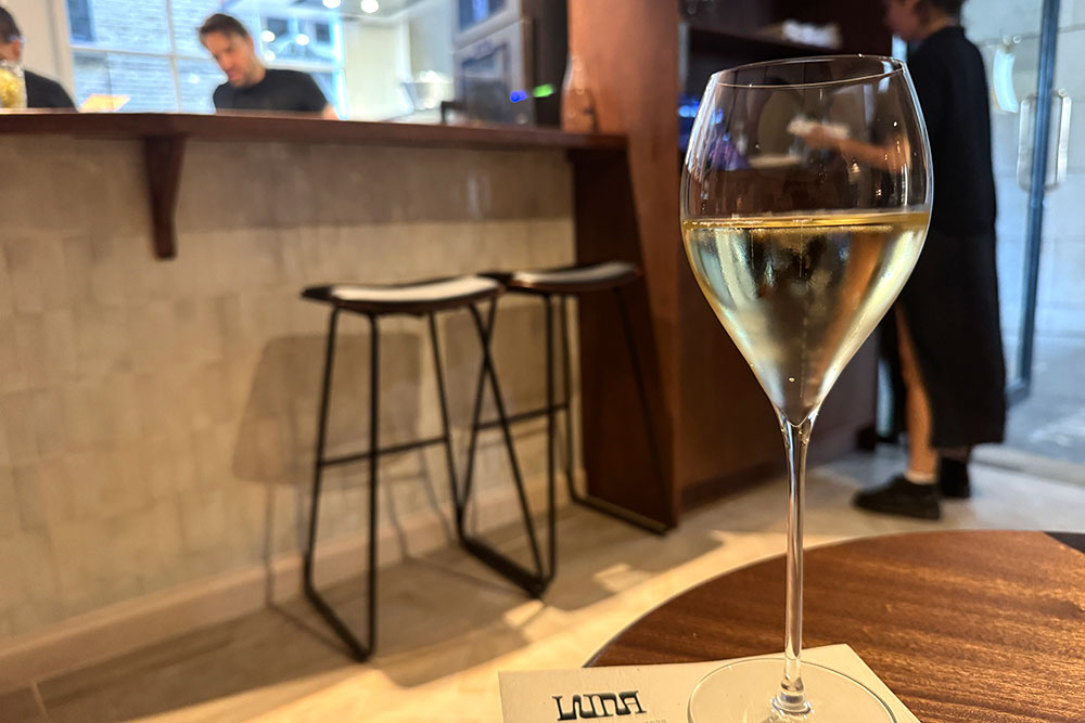 luna wine bar review shad thames london