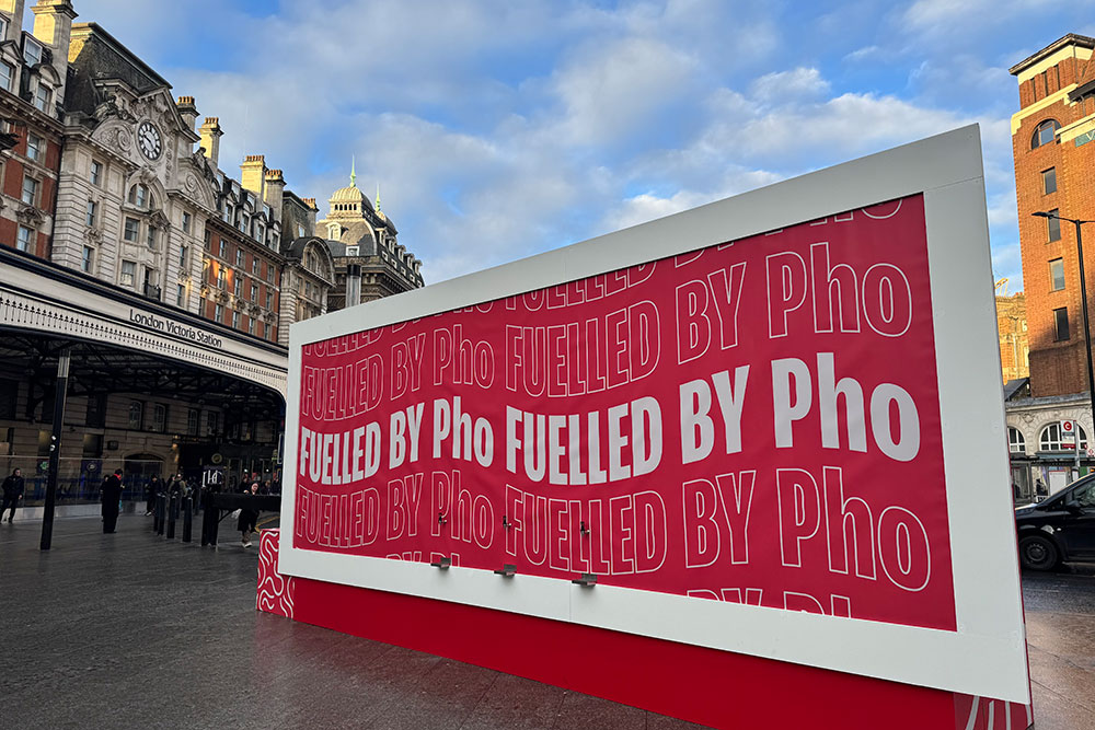 pho billboard victoria station