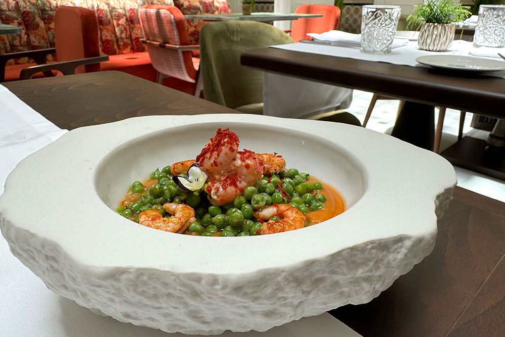 Palacio Gran Via (Granada) - Tear peas and red shrimp pil-pil