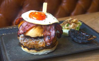 Simon Rimmer and Tom Kerridge team up for a charity Sunday Brunch burger